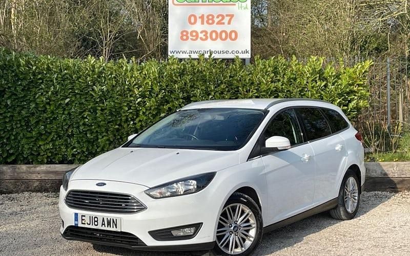 Used Ford Focus Zetec 120 HP (88 kW) 2017 White Estate