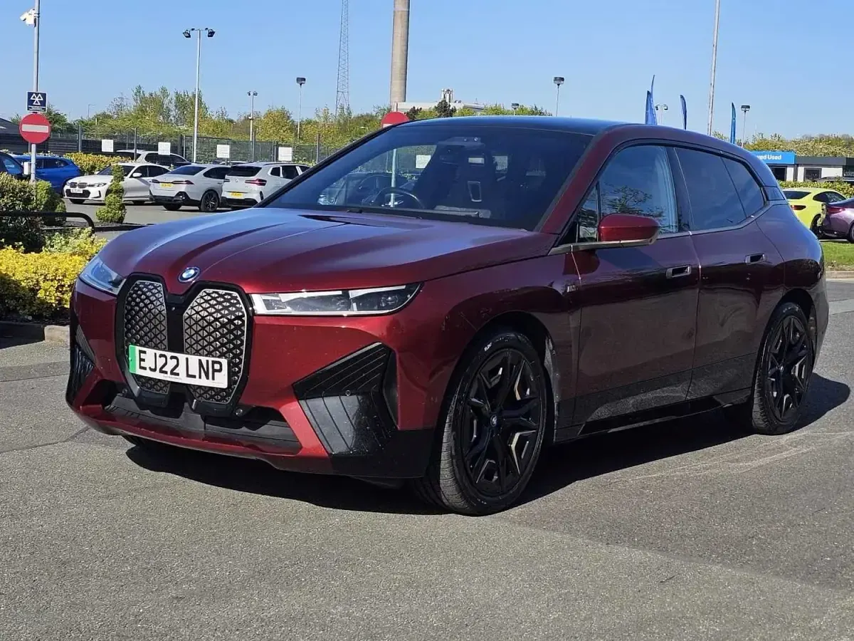 Usado BMW iX Comfort Edition 455 kW (619 CV) 2022 Rojo SUV