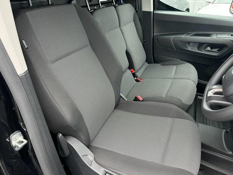 Used Toyota Proace Design 101 HP (74 kW) 2023 Black MPV