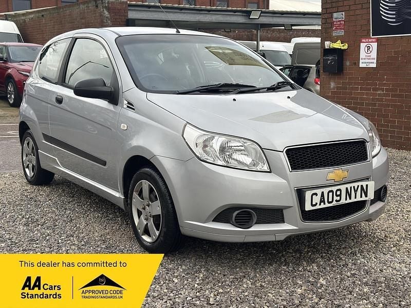 Silver Used 2009 Chevrolet Aveo Hatchback | £2,490 (Fair price) - Image 1/3