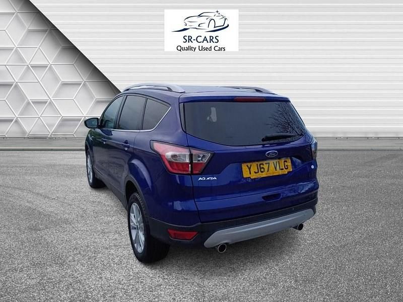 Usado Ford Kuga Titanium 150 HP (110 kW) 2017 Azul SUV