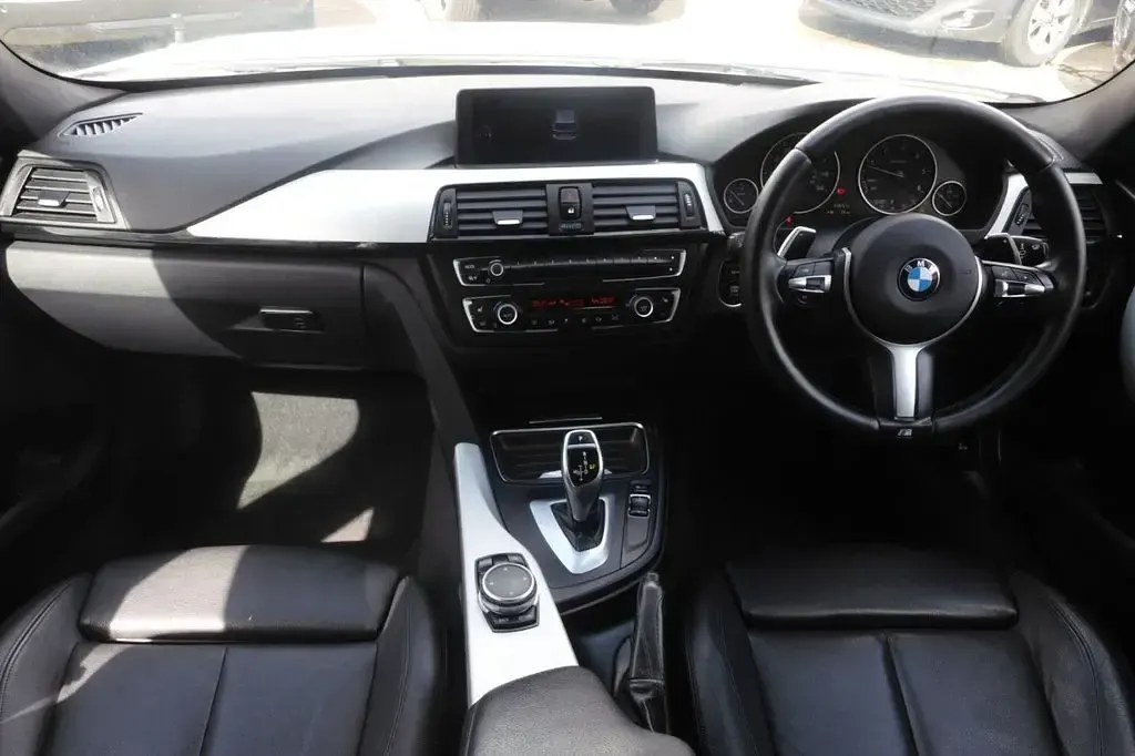 Used BMW 320 M Sport 2015 White Estate