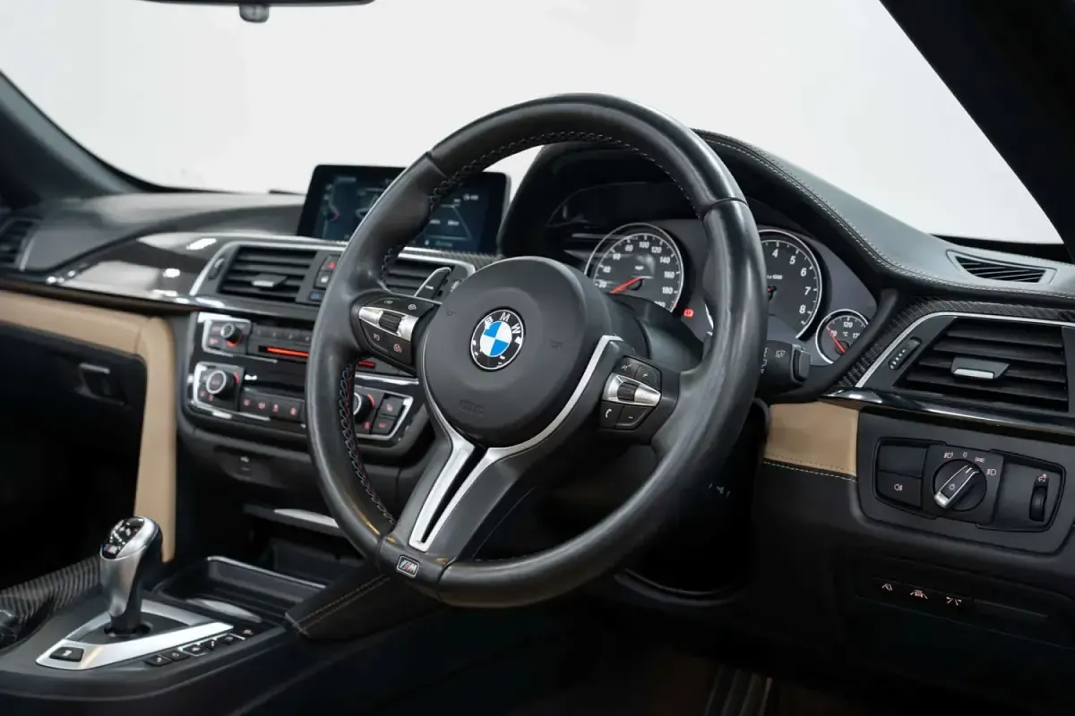 Używany BMW M4 Cabriolet Luxury Line 2016 Czarny Kabriolet