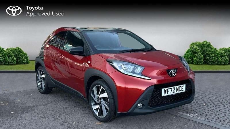 Chili red bitone Used 2022 Toyota Aygo X SUV | £12,190 - Image 1/2