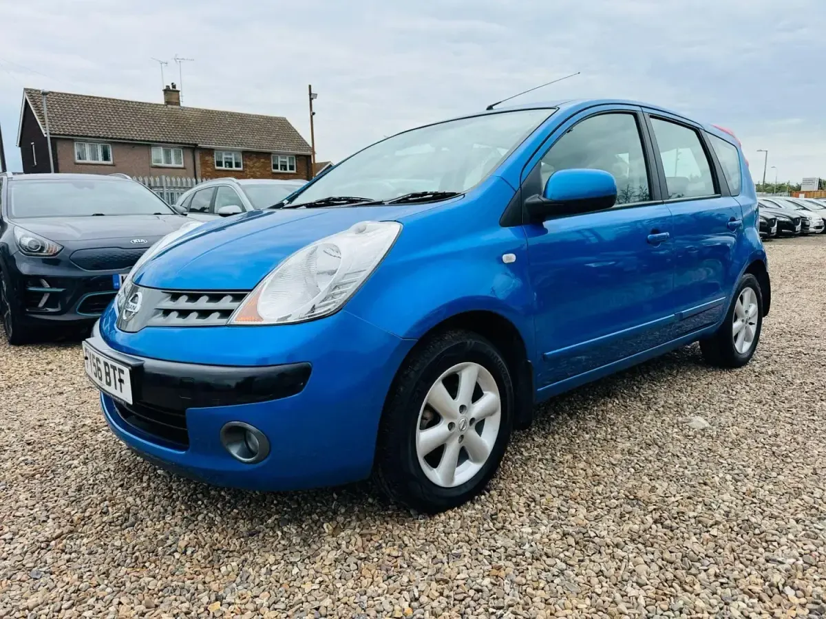 Begagnad Nissan Note SE 110 HK (80 kW) 2006 Blå Halvkombi