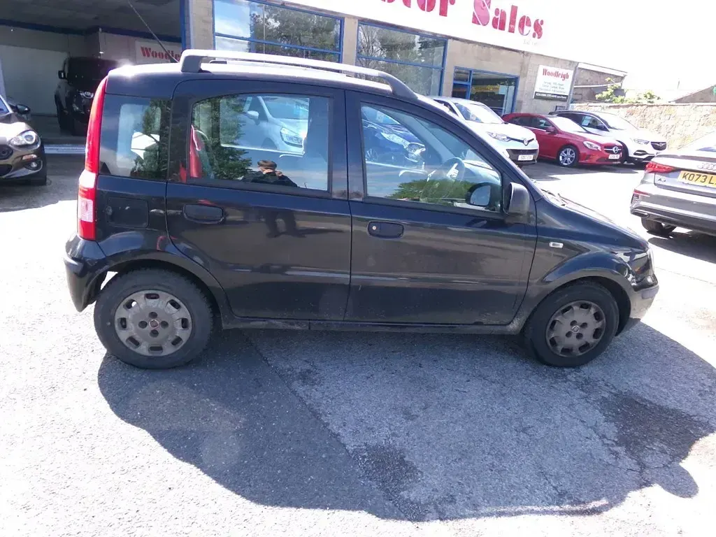 Käytetty Fiat Panda Active 69 HP (50 kW) 2011 Musta Viistoperä