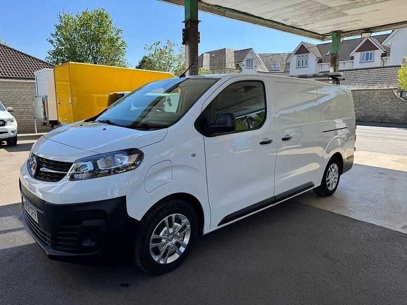 Used Vauxhall Vivaro 100 kW (136 HP) 2021 White MPV