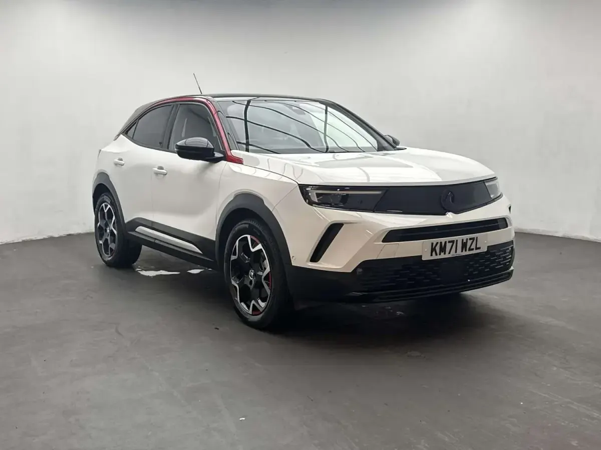 Used Vauxhall Mokka SRi 11 kW (15 HP) 2021 White SUV