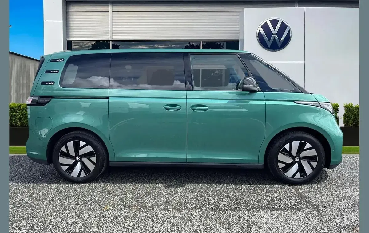 Used VW ID. Buzz Pro 206 kW (281 HP) 2025 Green MPV