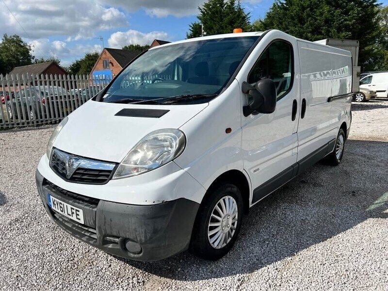 White Used 2011 Vauxhall Vivaro Van | £3,950 (Fair price) - Image 1/4