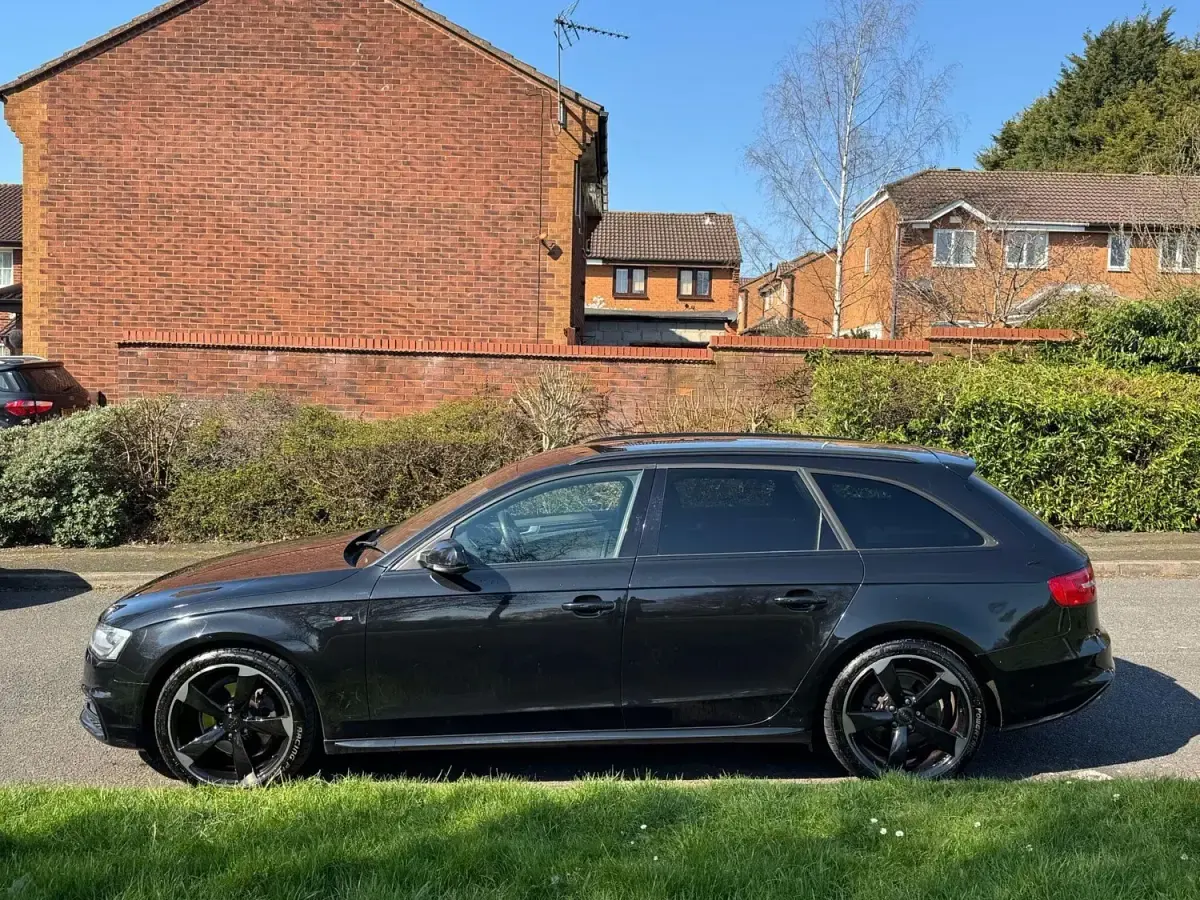 Begagnad Audi A4 Black Edition 2014 Svart Kombi