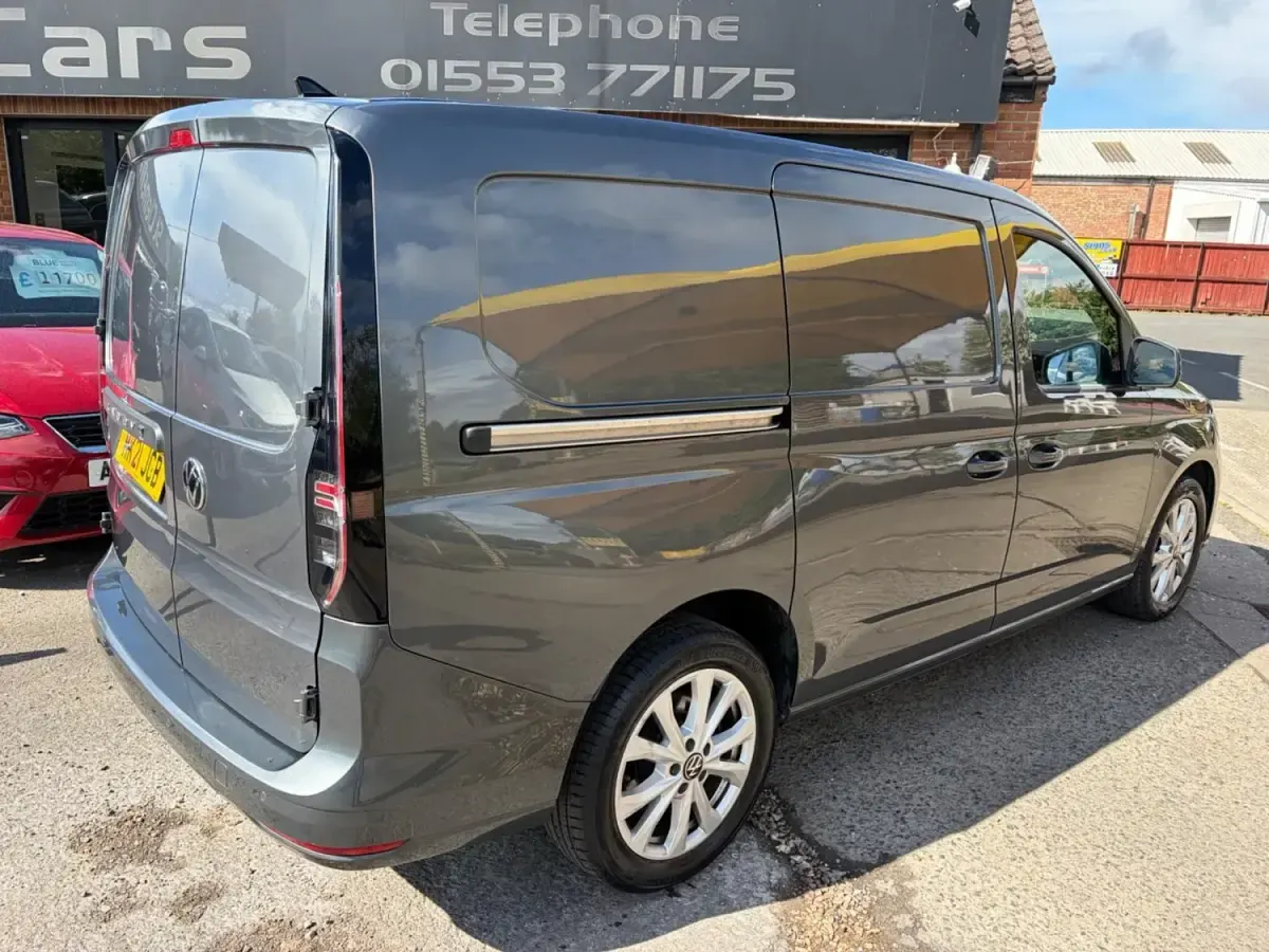 Begagnad VW Caddy Maxi Pro 122 HK (89 kW) 2021 Grå Minibuss