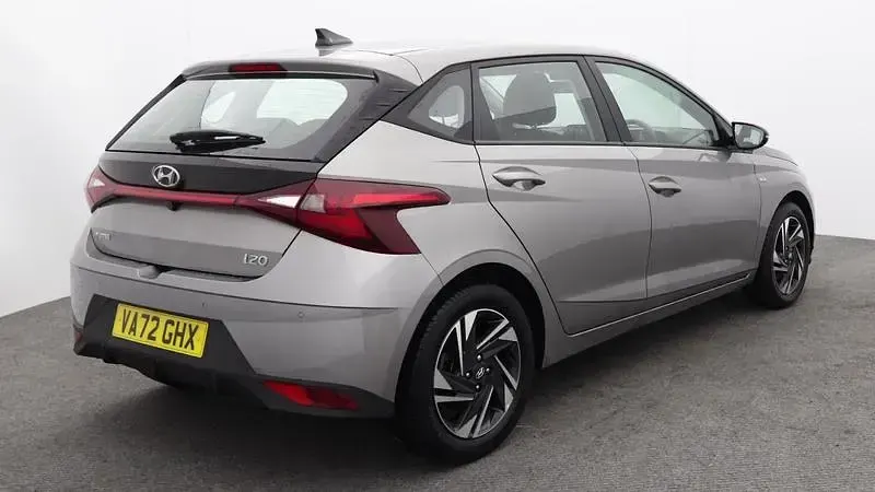 Used Hyundai i20 SE 100 HP (73 kW) 2023 Bronze Hatchback