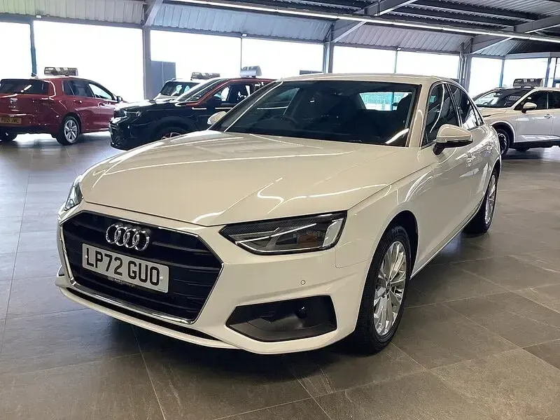 Used Audi A4 Comfort 150 HP (110 kW) 2023 White Sedan