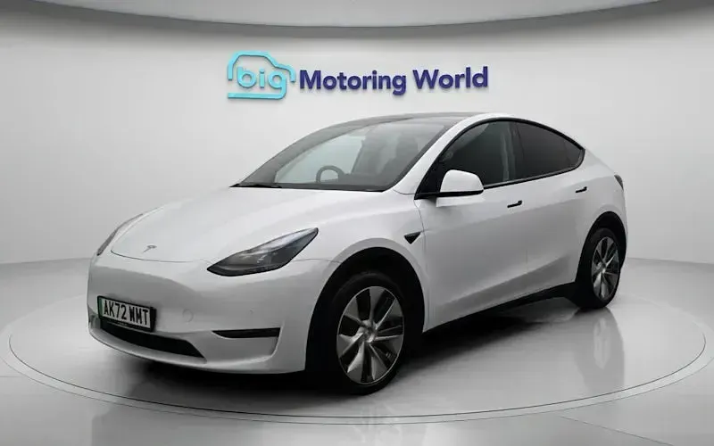 Used Tesla Model Y Long Range AWD 286 kW (389 HP) 2025 SUV