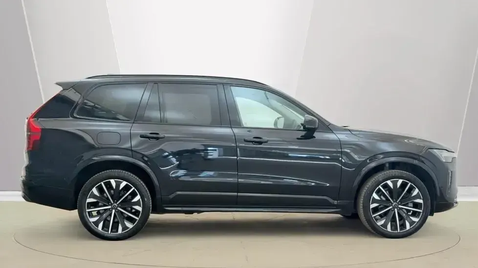 Used Volvo XC90 Ultra 250 HP (183 kW) 2025 Black SUV