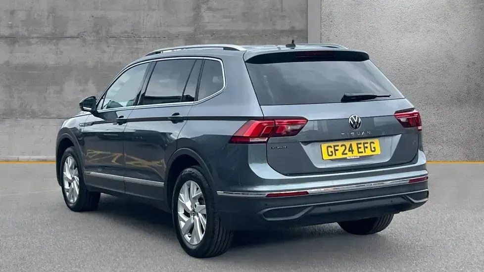 Used VW Tiguan Allspace Life 150 HP (110 kW) 2024 Grey SUV