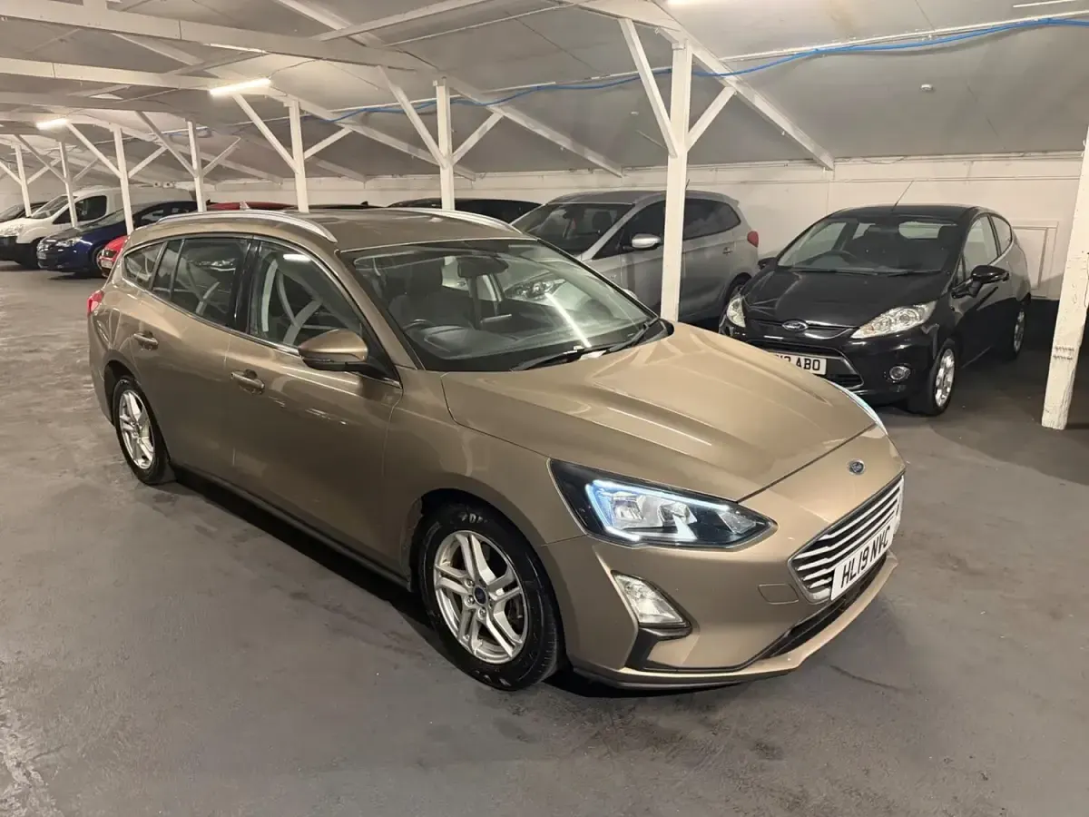 Used Ford Focus Zetec 120 HP (88 kW) 2019 Silver Estate