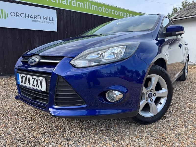 Blue Used 2014 Ford Focus Zetec Hatchback | £4,995 (Fair price) - Image 1/4