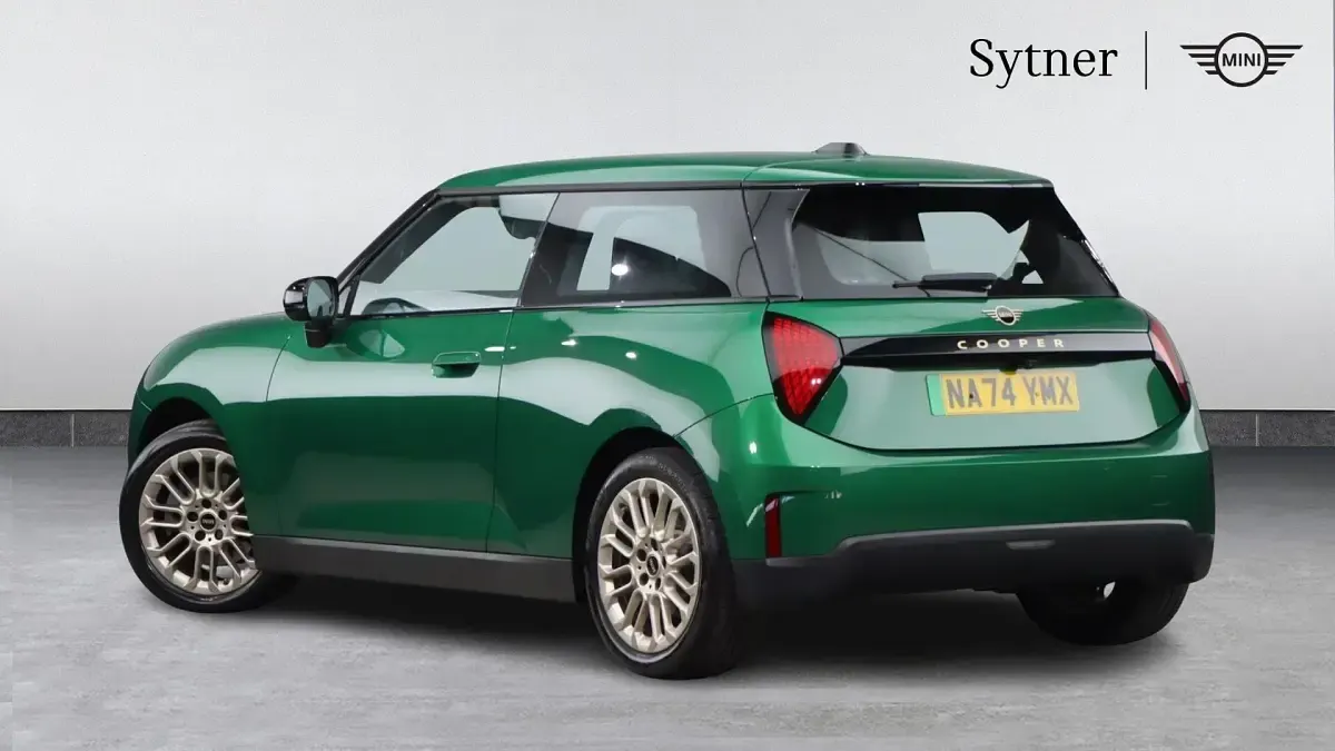 Used Mini Cooper Hatch 133 kW (181 HP) 2024 Green Hatchback
