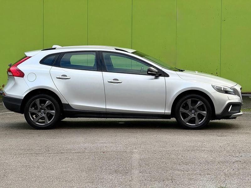 Used Volvo V40 2015 Silver Hatchback