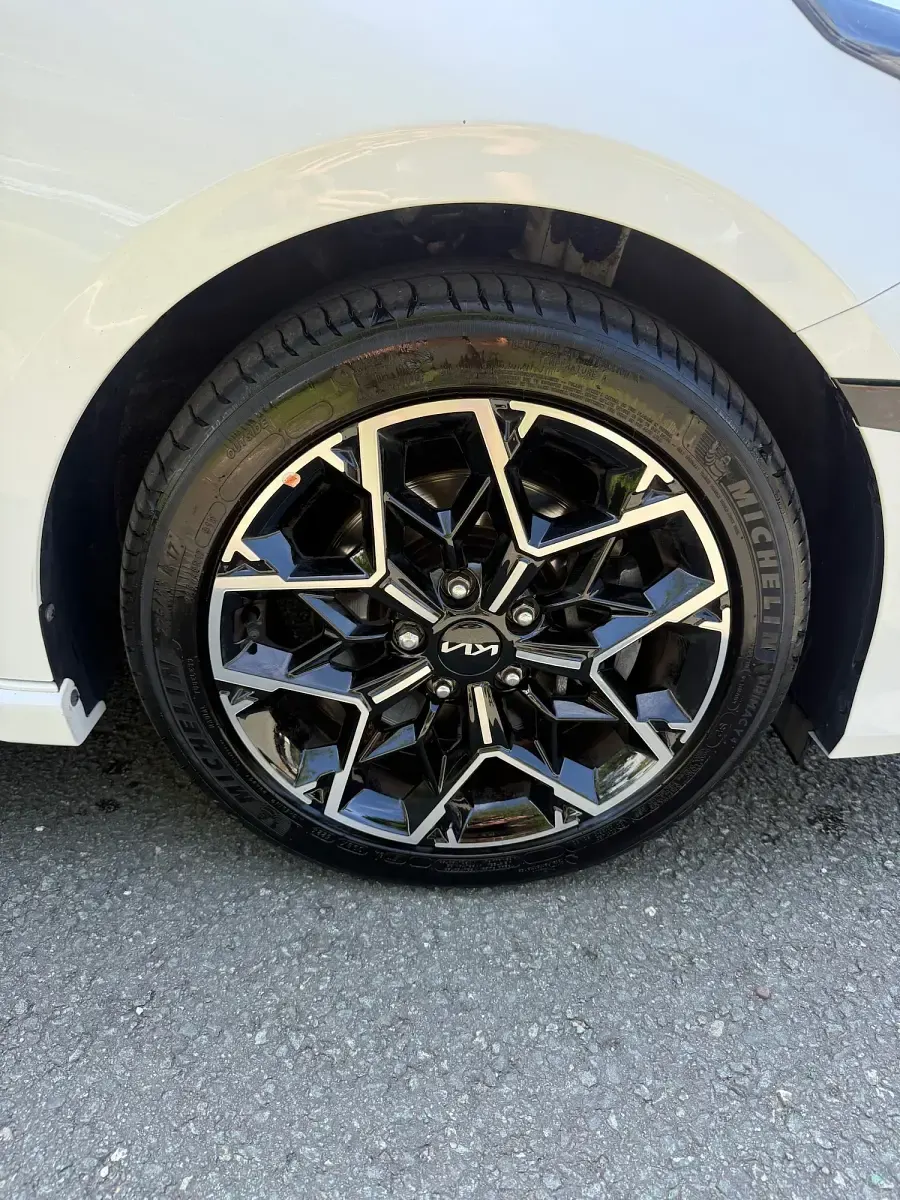 Used Kia Ceed GT-Line 138 HP (101 kW) 2025 White Hatchback