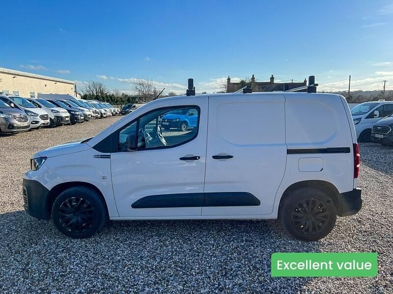 Used Peugeot Partner 2019 White MPV
