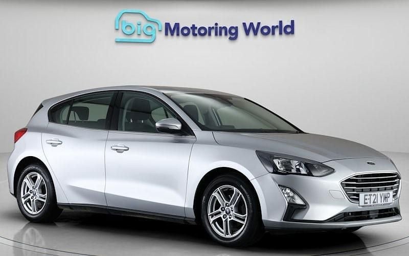 Used Ford Focus Zetec 125 HP (91 kW) 2021 Silver Hatchback
