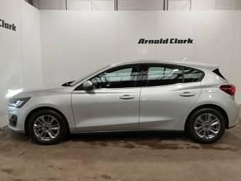 Used Ford Focus Titanium 125 HP (91 kW) 2023 Silver Hatchback