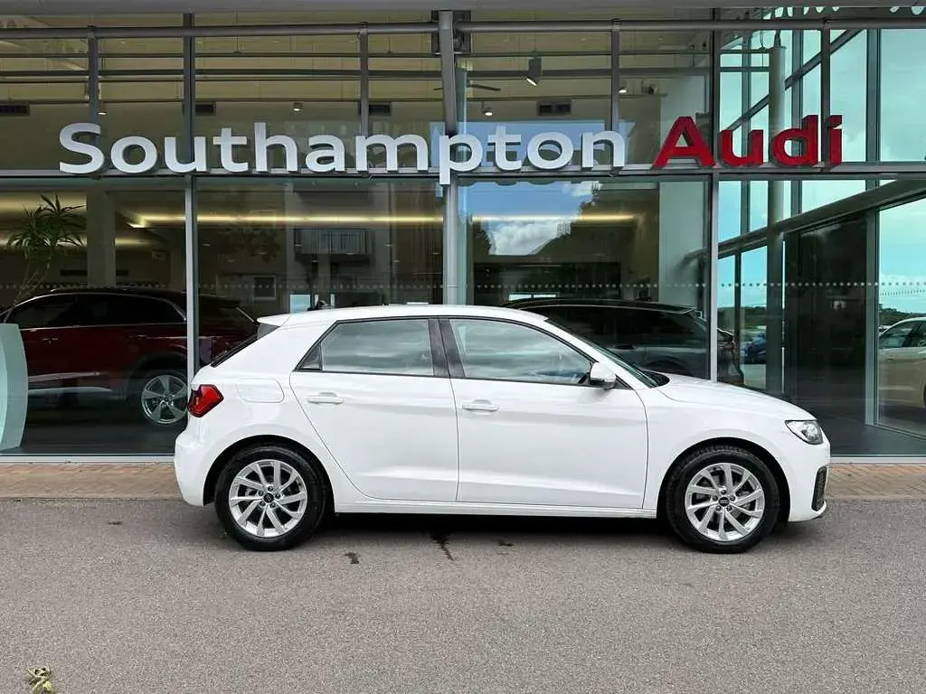 Used Audi A1 Sport 113 HP (83 kW) 2025 White SUV