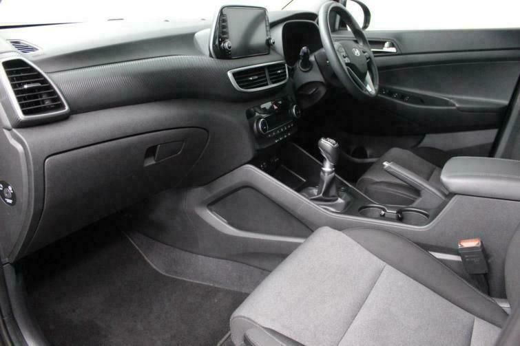 Used Hyundai Tucson SE 132 HP (97 kW) 2018 Grey SUV