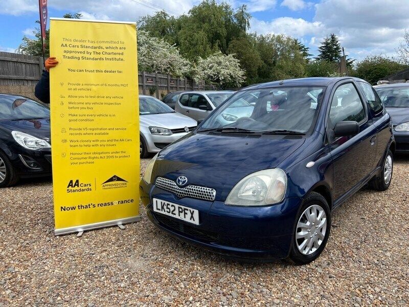 Blue Used 2002 Toyota Yaris Hatchback | £2,499 (Fair price) - Image 1/4
