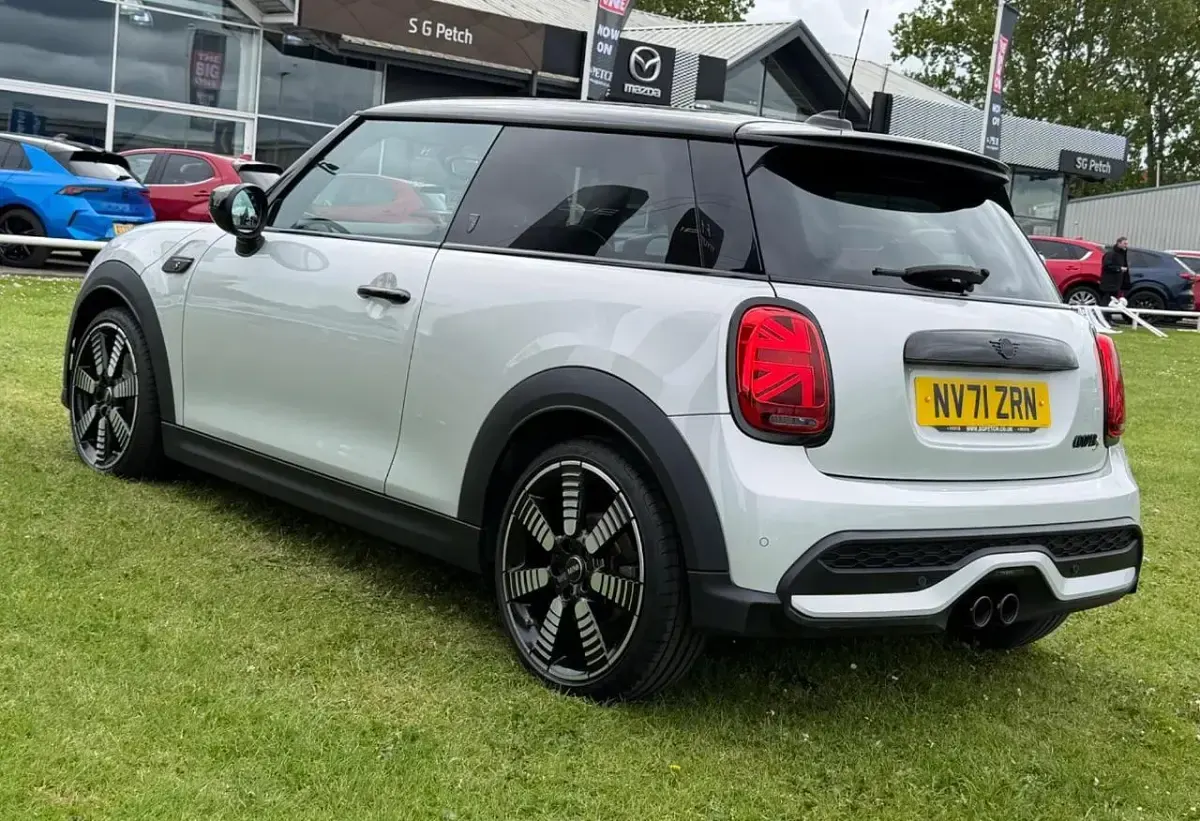 Used Mini Cooper S Exclusive 176 HP (129 kW) 2021 Grey Hatchback