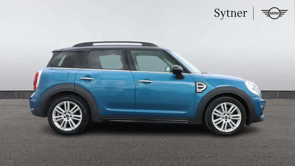Usado Mini Cooper Countryman 134 HP (98 kW) 2017 Azul SUV