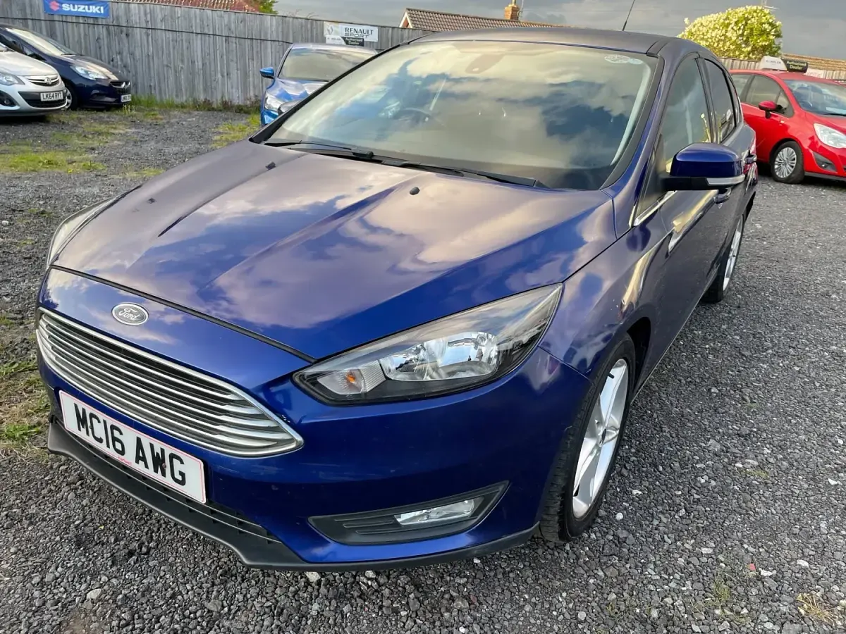 Begagnad Ford Focus Zetec 2016 Blå Halvkombi