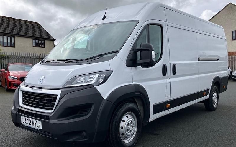 Second-hand Peugeot Boxer Premium 140 CP (102 kW) 2023 Van
