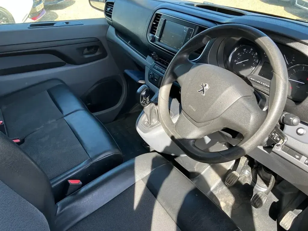Used Peugeot Expert 2019 White Van