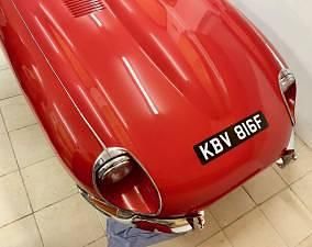Used Jaguar E-Type 269 HP (197 kW) 1967 Others Cabriolet