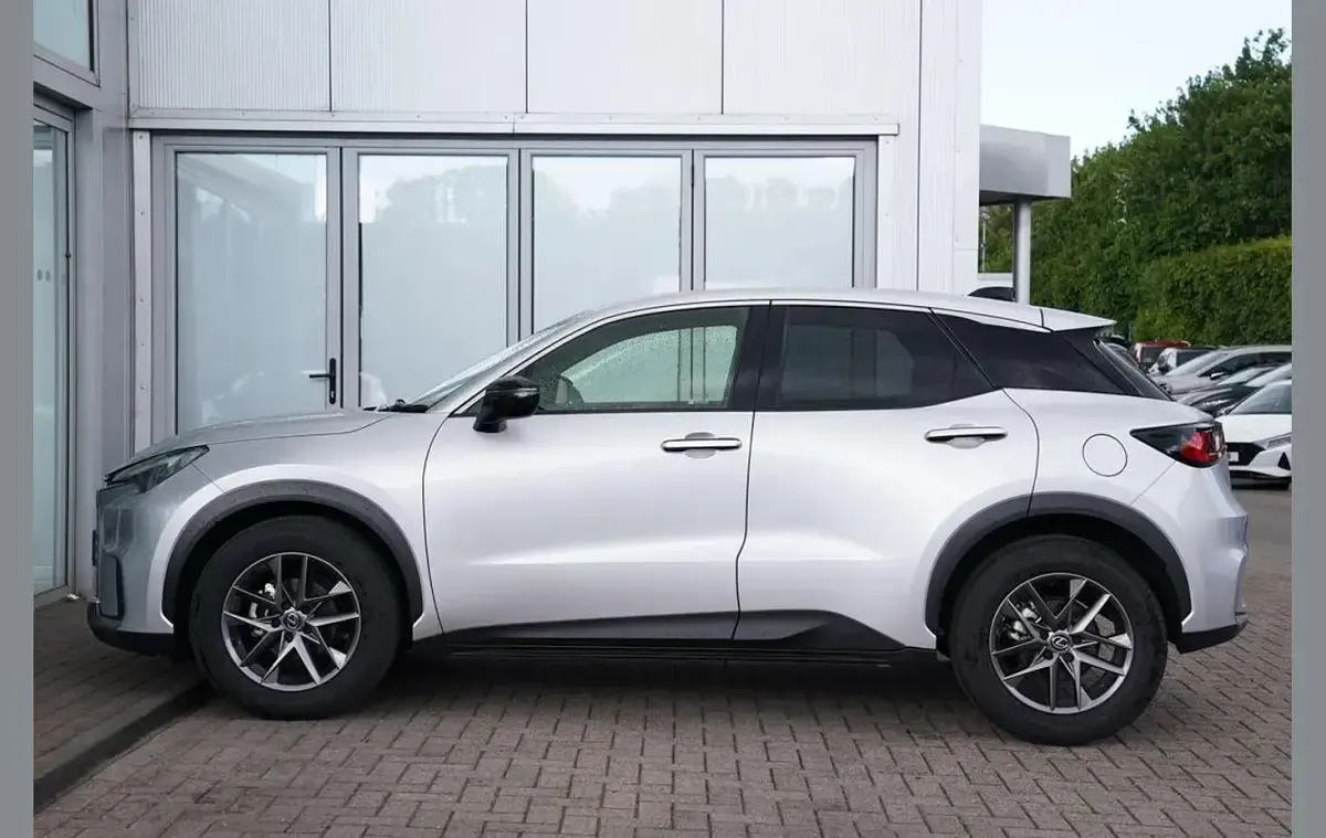 Used Lexus LBX 136 HP (100 kW) 2025 Silver SUV