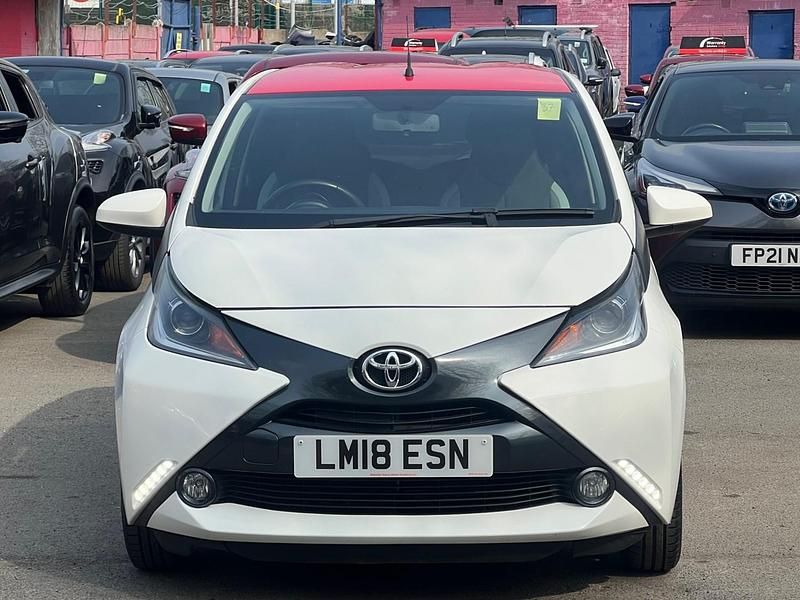 Used Toyota Aygo x-press 2018 White Hatchback