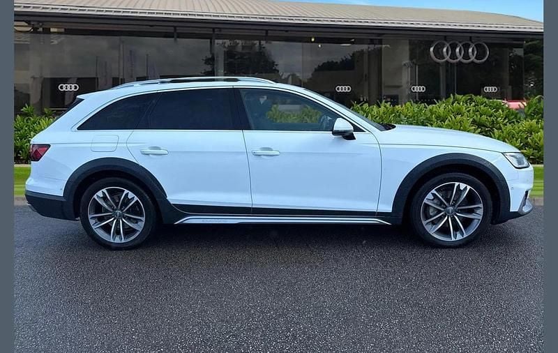 Used Audi A4 Allroad Sport 190 HP (139 kW) 2020 White Estate