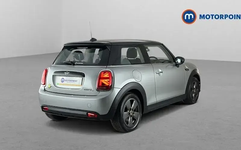 Used Mini Cooper Level 1 135 kW (184 HP) 2023 Hatchback