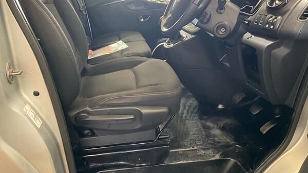 Used Vauxhall Vivaro Sportive 120 HP (88 kW) 2019 Silver MPV