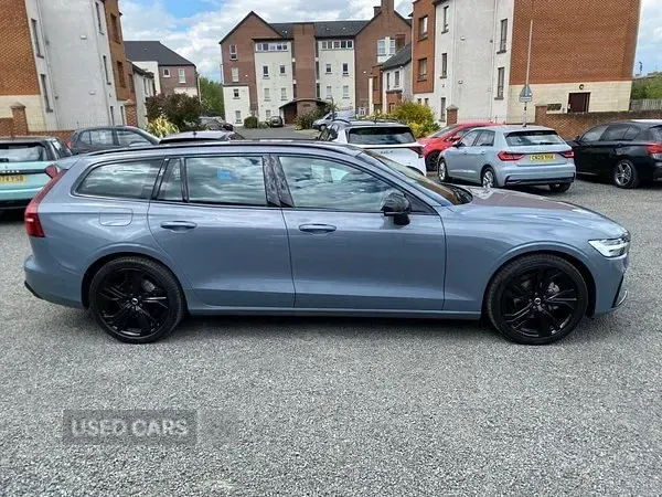 Usado Volvo V60 Plus 2023 Cinzento Carrinha