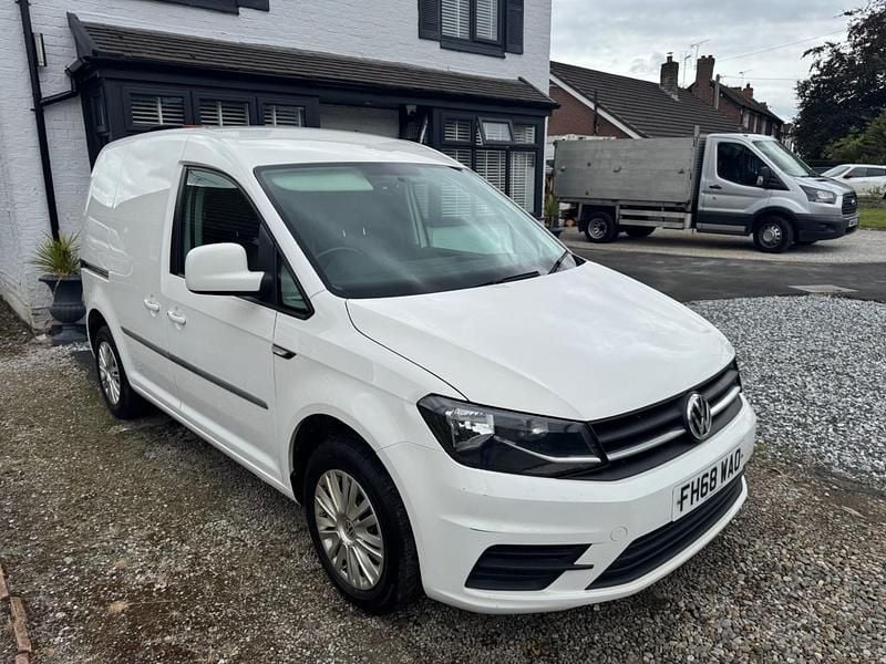 White Used 2019 VW Caddy Trendline MPV | £6,750 (Fair price) - Image 1/4