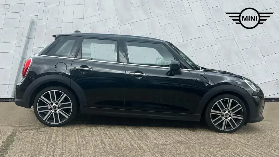Used Mini Cooper Exclusive 134 HP (98 kW) 2022 Black Hatchback