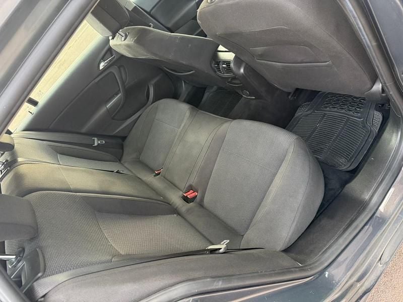 Used Vauxhall Insignia Design Edition 163 HP (119 kW) 2014 Grey Estate