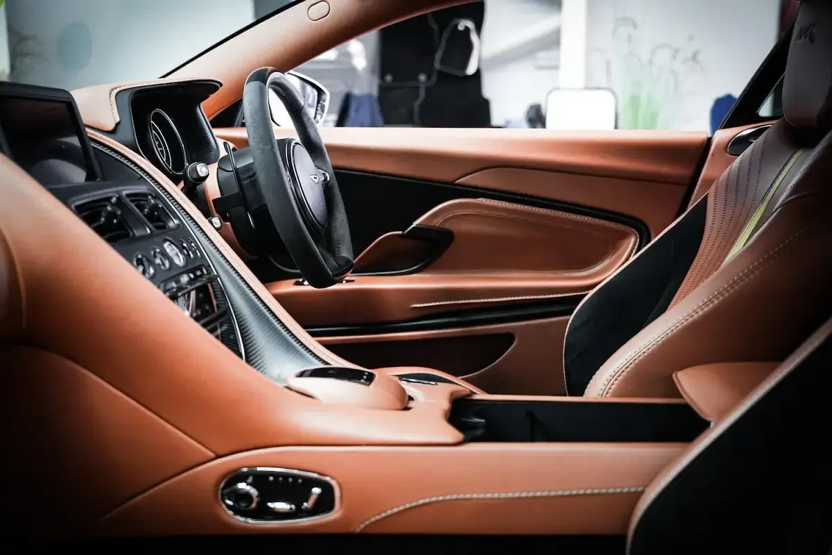 Used Aston Martin DB11 630 HP (463 kW) 2019 Blue Coupe
