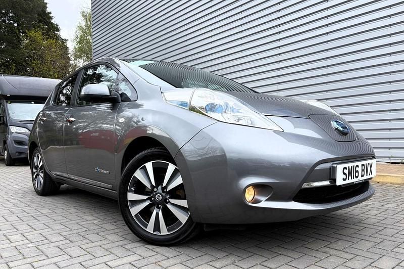 Used Nissan Leaf Tekna 80 kW (109 HP) 2016 Grey Hatchback