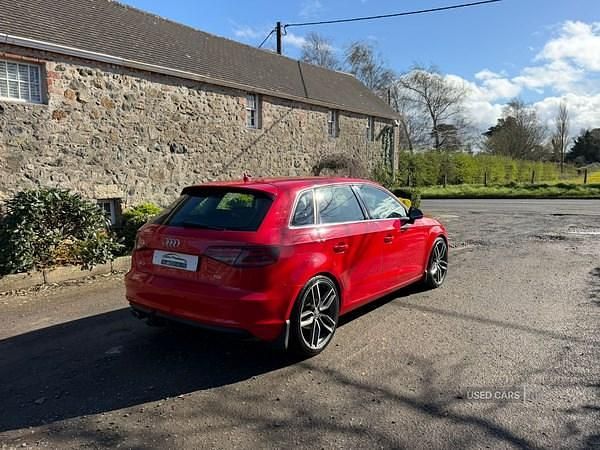 Begagnad Audi A3 Sport 2015 Röd Halvkombi